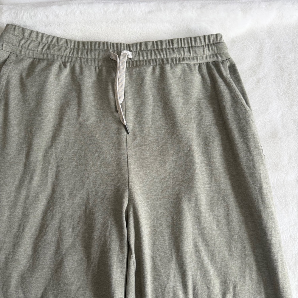 Vuori Halo Essential Wide Leg Pants Women’s Large - Picture 5 of 10